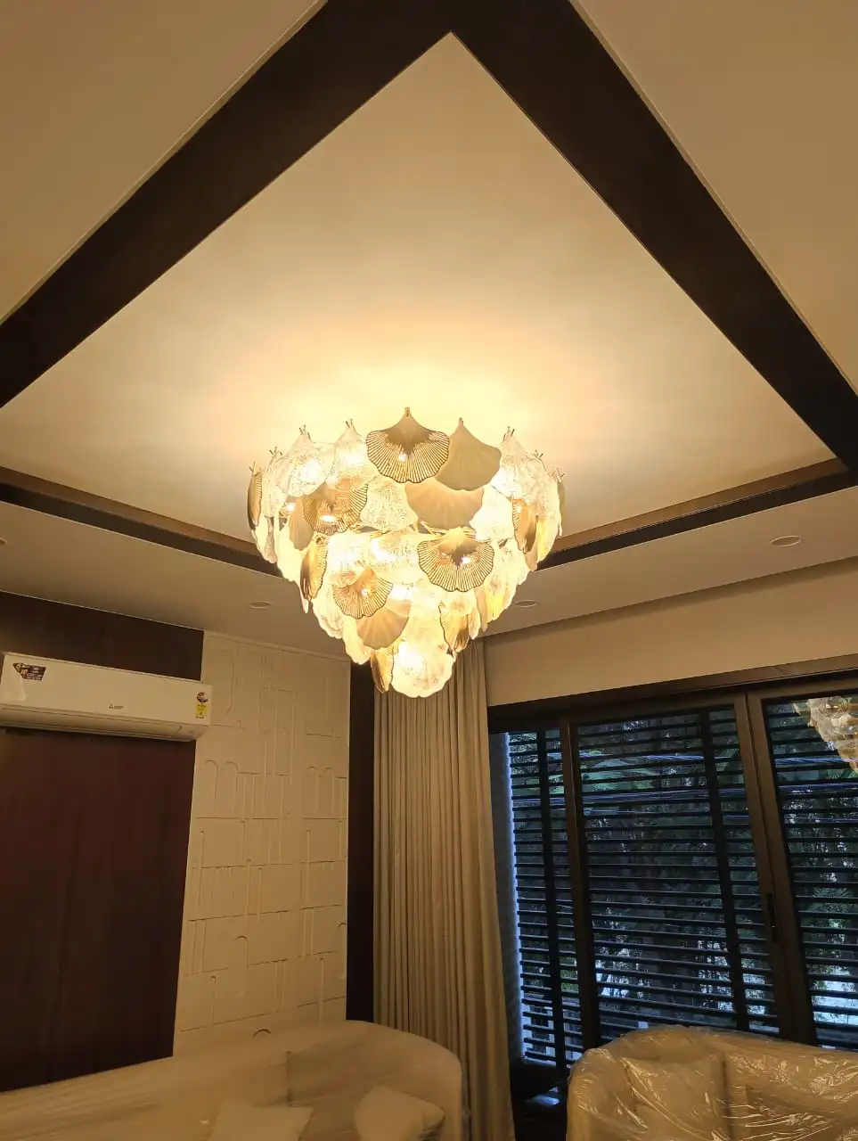 Chandelier 1