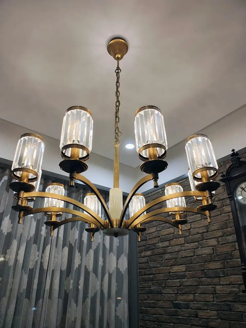 Chandelier 2