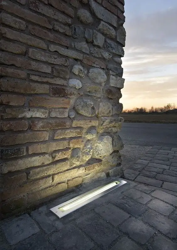 Facade Light 1